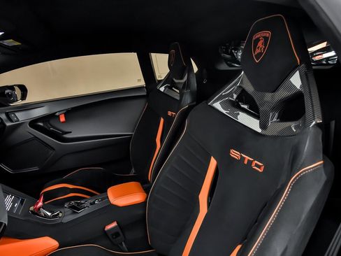 Used 2021 Lamborghini Huracan STO image 25