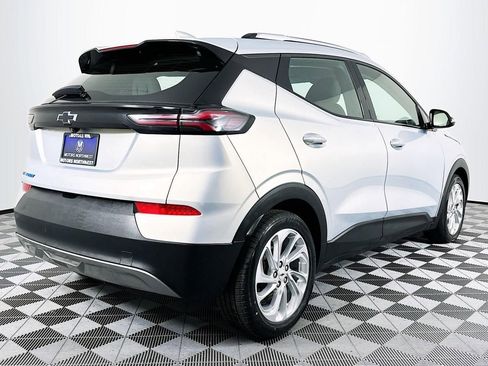 Used 2023 Chevrolet Bolt EUV LT FWD image 25