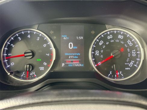 Used 2021 Toyota RAV4 XLE FWD image 17