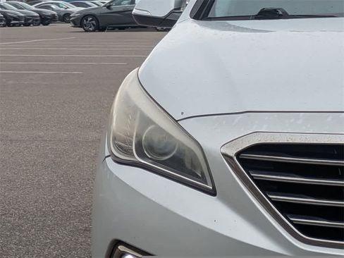 Used 2015 Hyundai Sonata Limited w/ Option Group 06 image 9