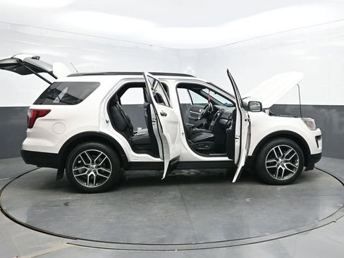 Used 2018 Ford Explorer Sport image 48