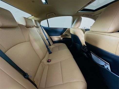Used 2024 Lexus ES 350 w/ Premium Package image 30