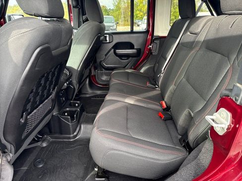 Used 2021 Jeep Wrangler Unlimited Rubicon AWD/4WD image 13