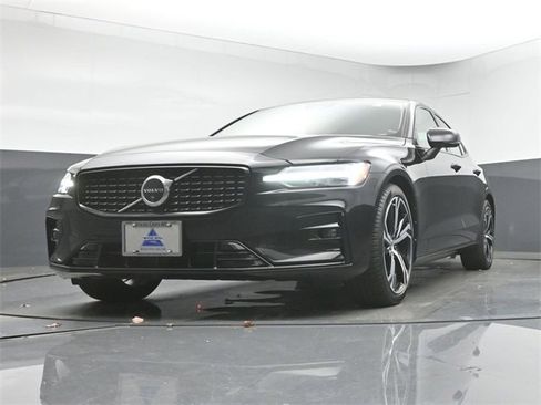 Used 2024 Volvo S60 B5 Ultimate image 37