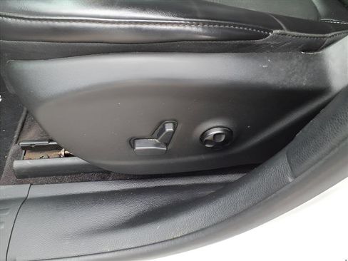 Used 2019 Jeep Cherokee Latitude Plus w/ Trailer Tow Group image 10