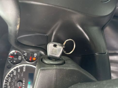 Used 2017 Chevrolet Express 2500 image 8