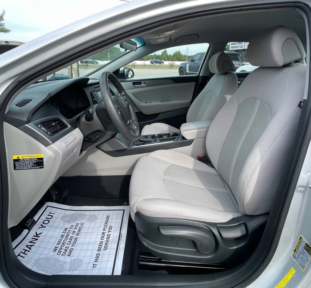 Used 2015 Hyundai Sonata SE FWD image 13