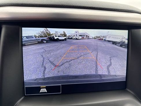 Used 2023 GMC Acadia SLT image 23