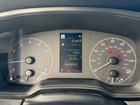 Used 2025 Toyota Corolla Cross LE image 40