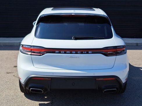 Certified 2025 Porsche Macan AWD/4WD image 6