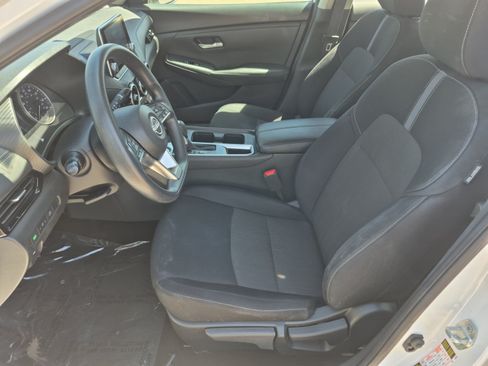 Used 2024 Nissan Sentra SV FWD image 17