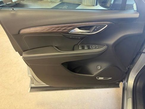 Used 2023 Buick Envision Avenir AWD/4WD image 12