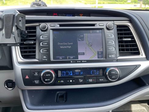 Used 2019 Toyota Highlander Limited AWD/4WD image 8