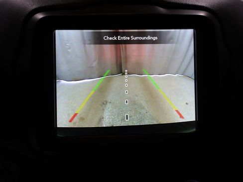 Used 2023 Jeep Renegade Latitude AWD/4WD image 28