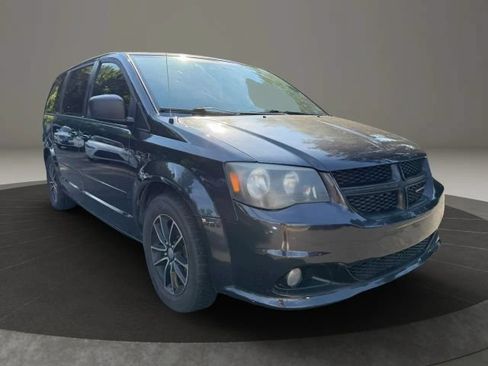 Used 2014 Dodge Grand Caravan SXT w/ UConnect Hands-Free Group FWD image 3