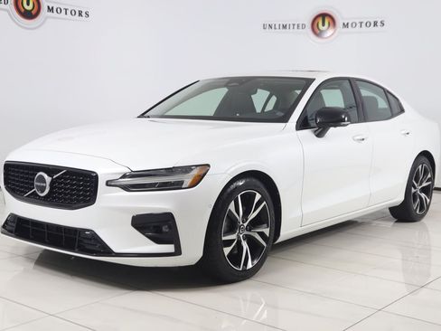 Used 2024 Volvo S60 B5 Plus AWD/4WD image 5