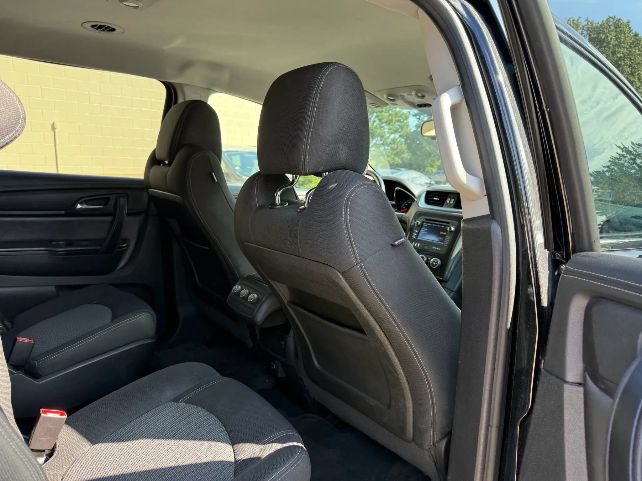 Used 2017 Chevrolet Traverse LT w/ Style and Technology Package AWD/4WD image 17