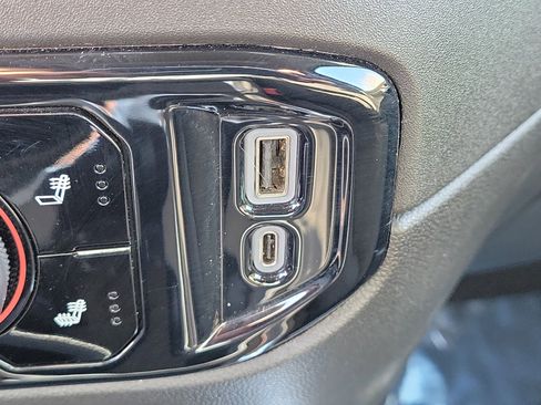 Used 2024 Chevrolet Silverado 1500 RST w/ Z71 Off-Road Package AWD/4WD image 29
