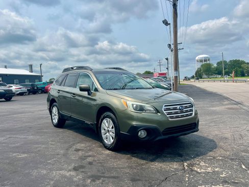 Used 2016 Subaru Outback 2.5i Premium w/ Popular Package #1 AWD/4WD image 3