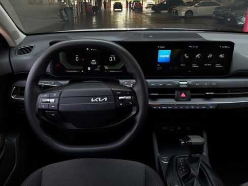Used 2025 Kia K4 FWD image 13