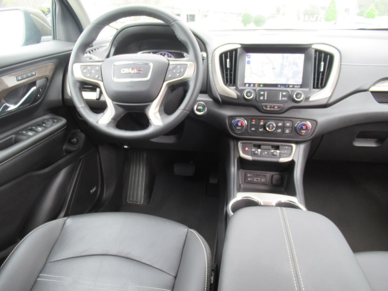 Used 2024 GMC Terrain Denali w/ Denali Premium Package AWD/4WD image 13