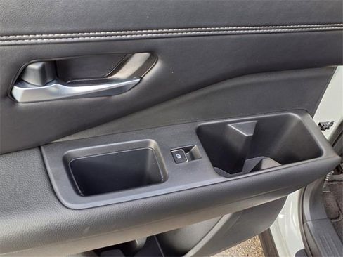 Certified 2024 Nissan Pathfinder Platinum image 21