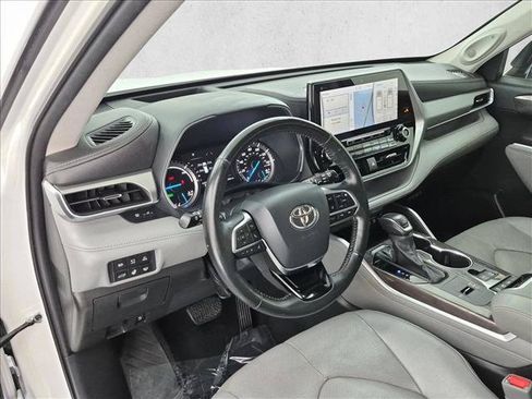 Used 2021 Toyota Highlander Platinum AWD/4WD image 10