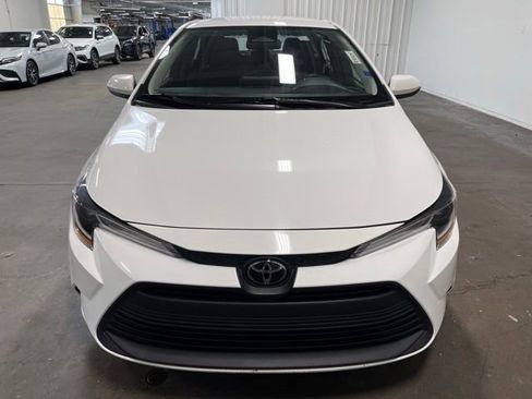 Used 2023 Toyota Corolla LE FWD image 8
