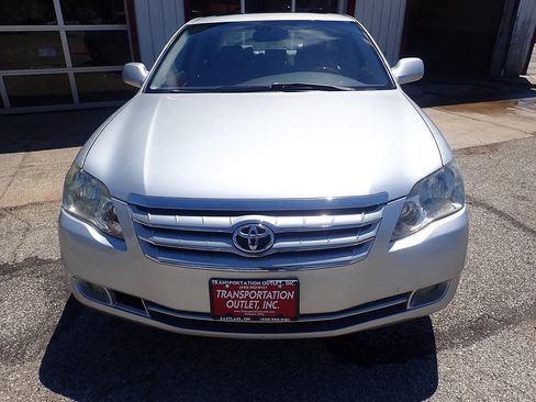 Used 2006 Toyota Avalon Limited FWD image 3