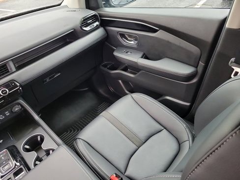 Certified 2025 Honda Pilot EX-L image 4