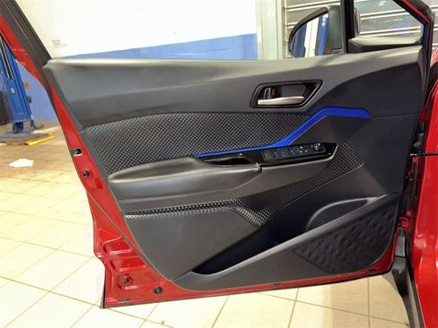 Used 2020 Toyota C-HR XLE image 27