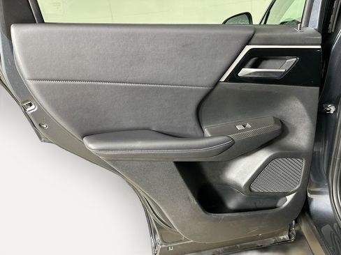 Used 2024 Mitsubishi Outlander SE image 25