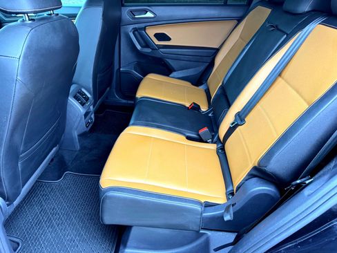 Used 2019 Volkswagen Tiguan SE image 17