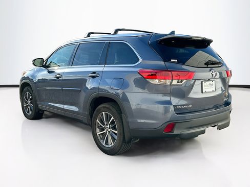 Used 2018 Toyota Highlander XLE image 5