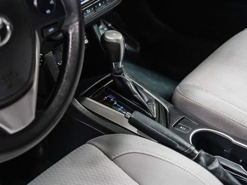 Used 2015 Toyota Corolla LE FWD image 23
