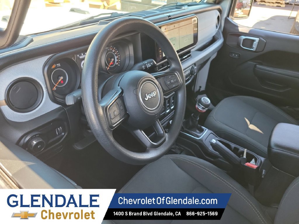 Used 2025 Jeep Wrangler Sport AWD/4WD image 14