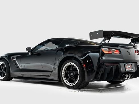 Used 2016 Chevrolet Corvette Z06 w/ 2LZ Preferred Equipment Group RWD image 10