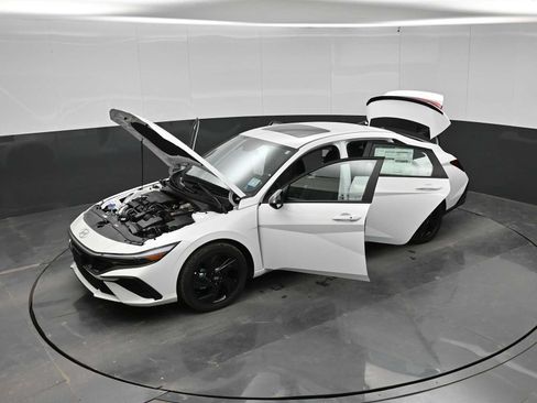 New 2026 Hyundai Elantra SEL Sport FWD image 47