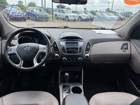Used 2011 Hyundai Tucson GLS FWD image 17