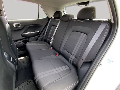 Used 2025 Hyundai Venue SEL FWD image 21