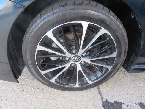 Used 2019 Toyota Camry SE FWD image 15
