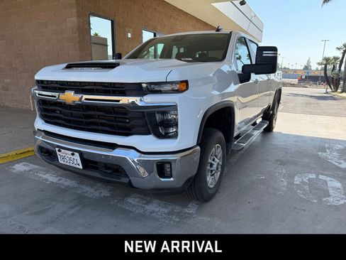 Used 2025 Chevrolet Silverado 2500 LT w/ Convenience Package AWD/4WD image 1