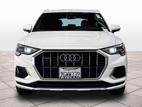 Used 2020 Audi Q3 2.0T Premium w/ Convenience Package AWD/4WD image 3