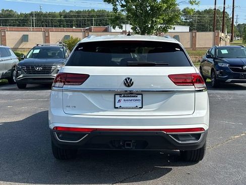 Used 2023 Volkswagen Atlas Cross Sport SE FWD image 4