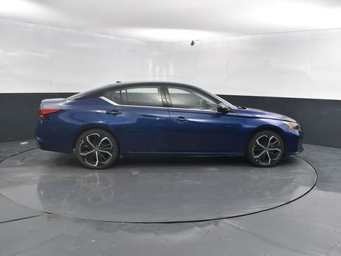 Used 2023 Nissan Altima 2.5 SR image 11