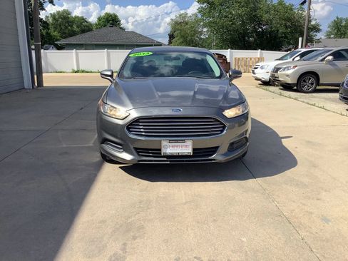 Used 2013 Ford Fusion SE FWD image 2