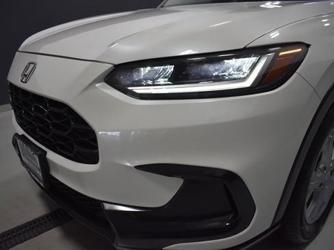 Used 2025 Honda HR-V LX image 11