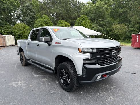 Used 2021 Chevrolet Silverado 1500 LT Trail Boss w/ Convenience Package II AWD/4WD image 3