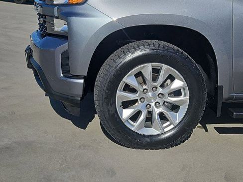 Used 2020 Chevrolet Silverado 1500 Custom w/ Custom Value Package RWD image 32