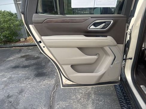 Used 2023 Chevrolet Tahoe Z71 w/ Z71 Off-Road Package AWD/4WD image 23